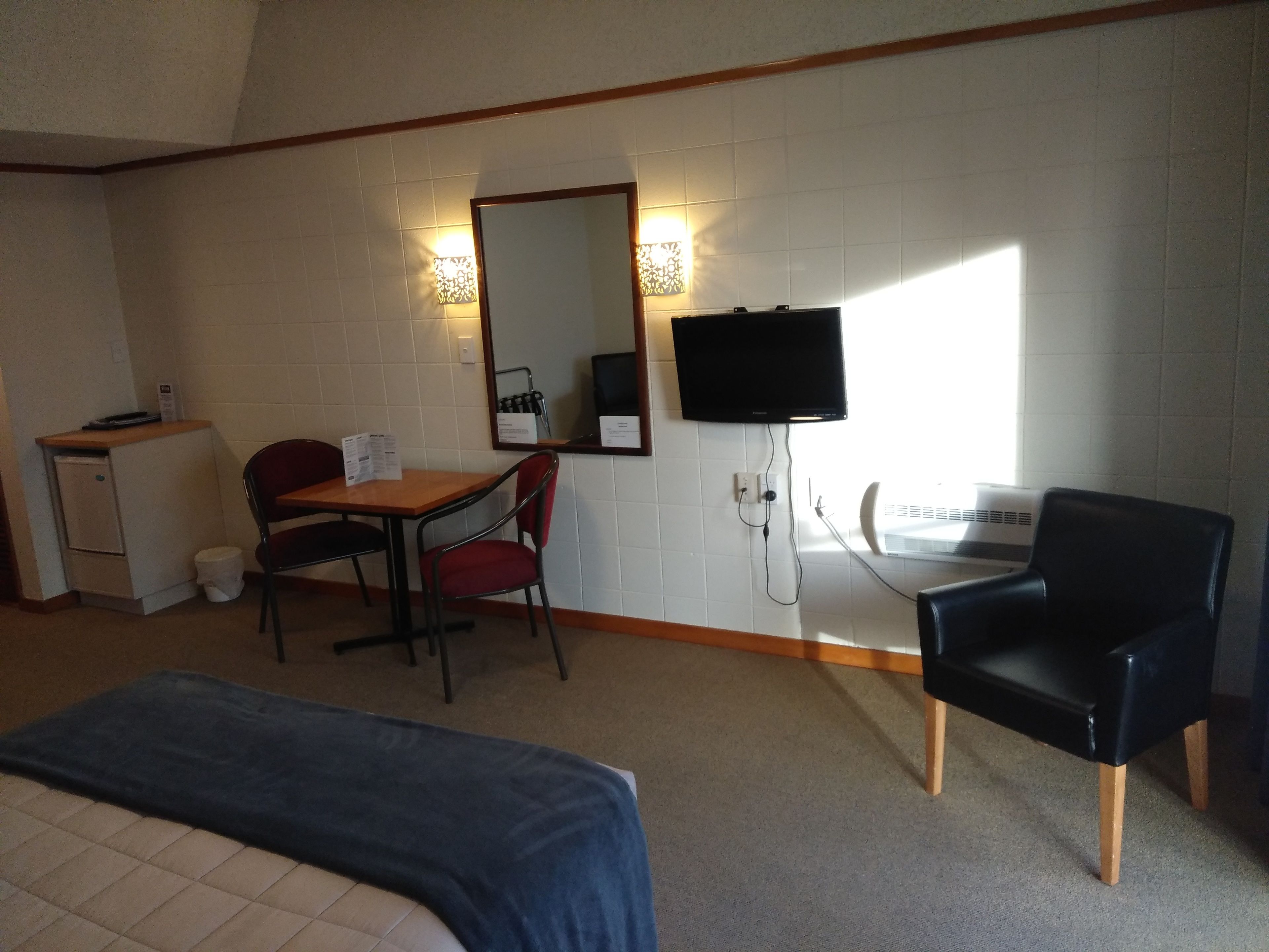 standard room, 1 queen bed (standard queen) | iron/ironing board, free wifi, bed sheets