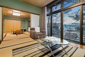 Suite, 2 slaapkamers | 1 slaapkamer, een strijkplank/strijkijzer, gratis babybedden