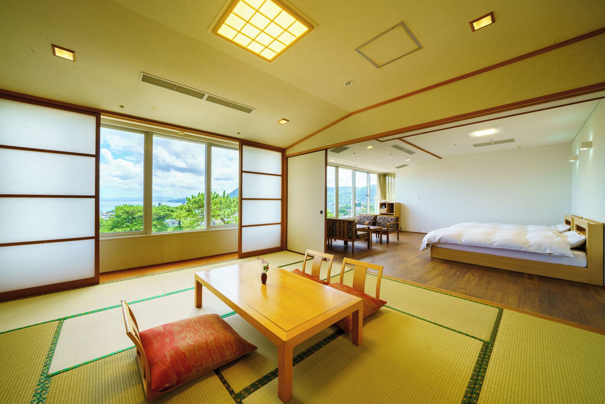 In-room safe, free WiFi, bed sheets