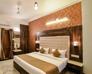 Deluxe Room, 1 King Bed | Individually furnished, desk, laptop workspace, soundproofing - Hotel Castle Inn (Udaipur)