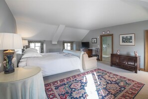 3 bedrooms, iron/ironing board, travel cot, free WiFi