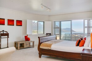 Deluxe Apartment, 3 Bedrooms | 3 bedrooms, free wired Internet, bed sheets - Dunmore Views (Cape Town)