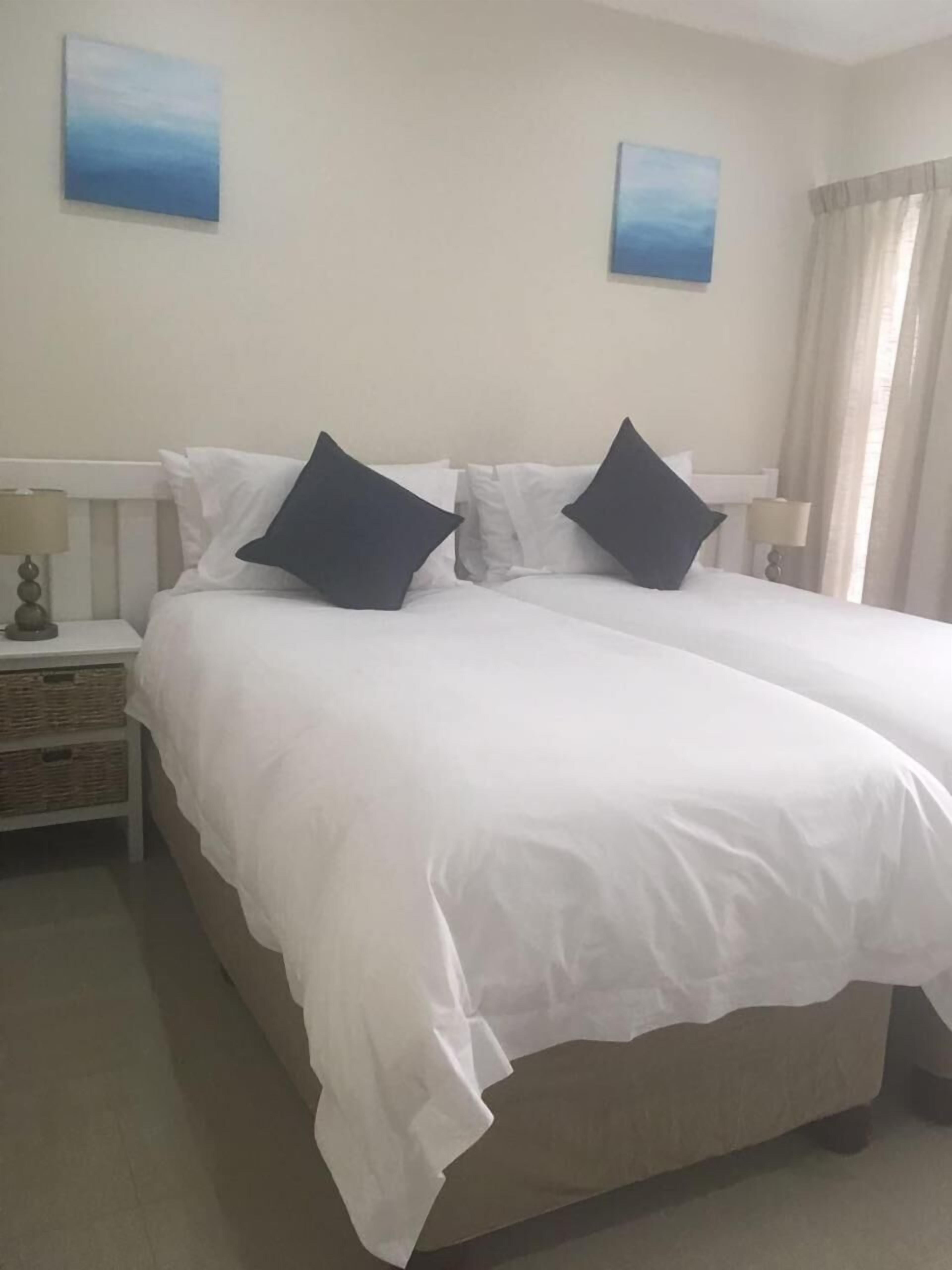 Hochwertige Bettwaren, Zimmersafe, individuell dekoriert