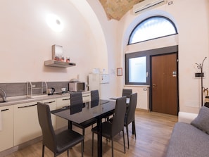 Flat-screen TV - Residenza Borghese 71 (Rome)