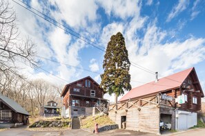 Maison (E, For 15 guests) | Wi-Fi gratuit