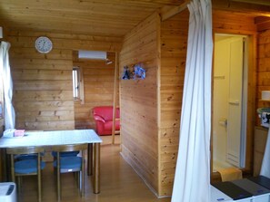 House A For 2 to 3 guests | Living area | Flat-screen TV - Green Bell Kurohime Kogen (Shinano)
