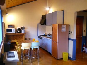 House C For 6 guests | Private kitchenette | Fridge, microwave, stovetop, electric kettle - Green Bell Kurohime Kogen (Shinano)