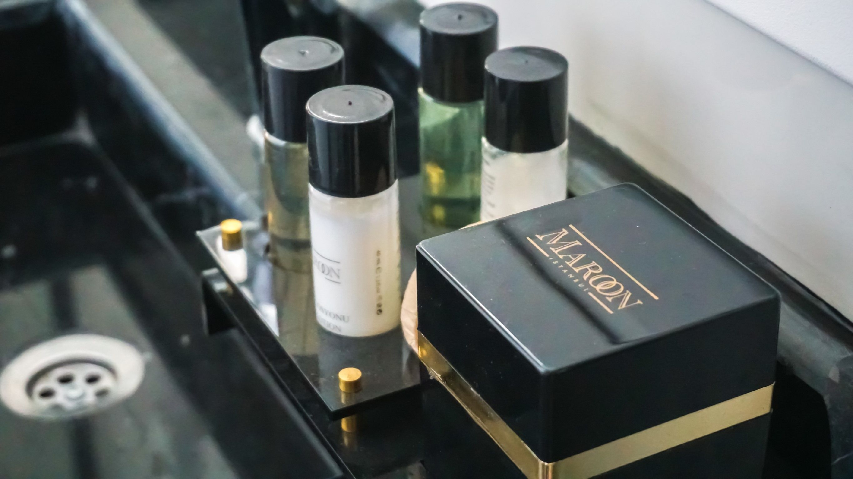 Foto - Maroon Tomtom