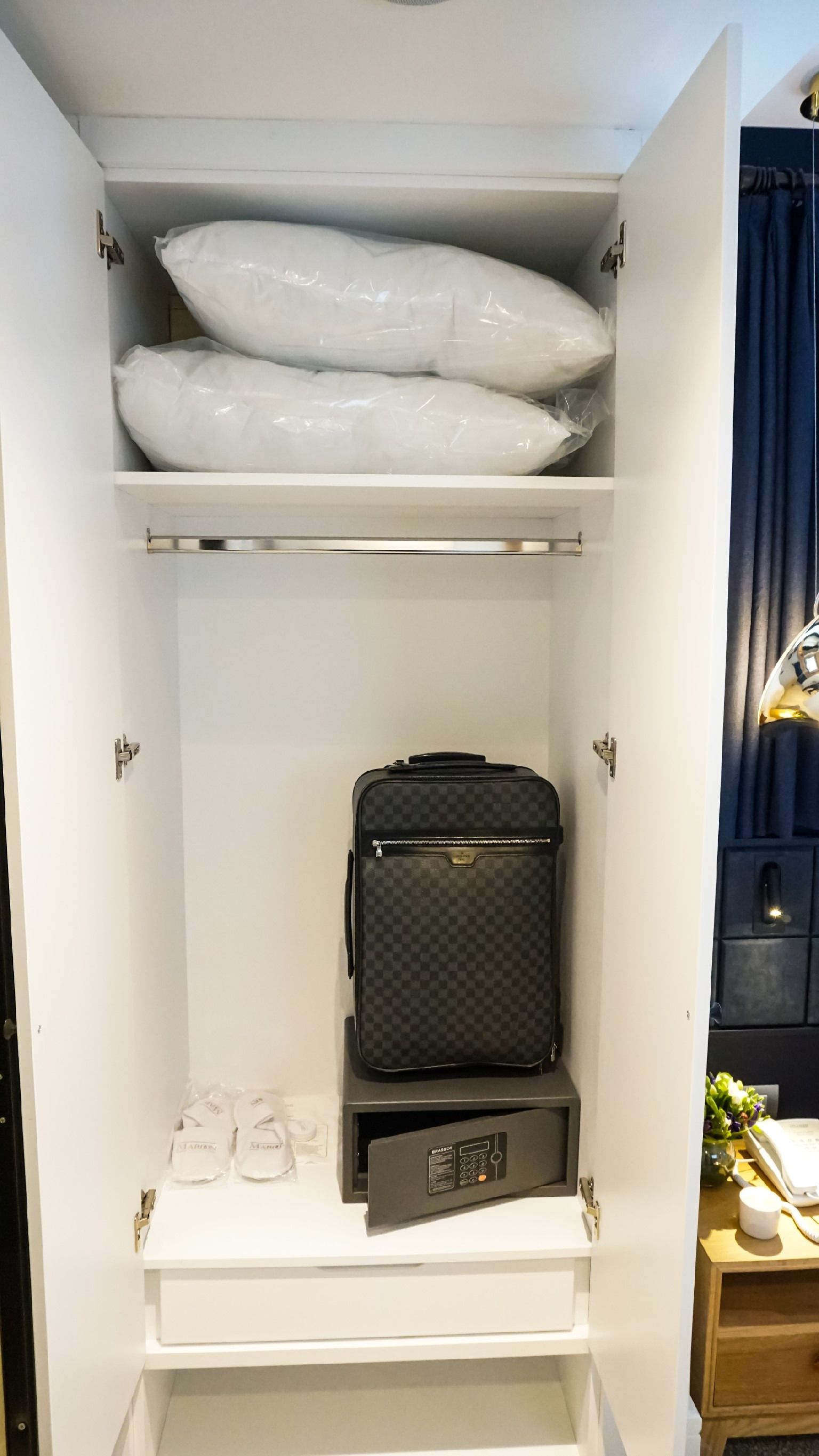 Foto - Maroon Tomtom