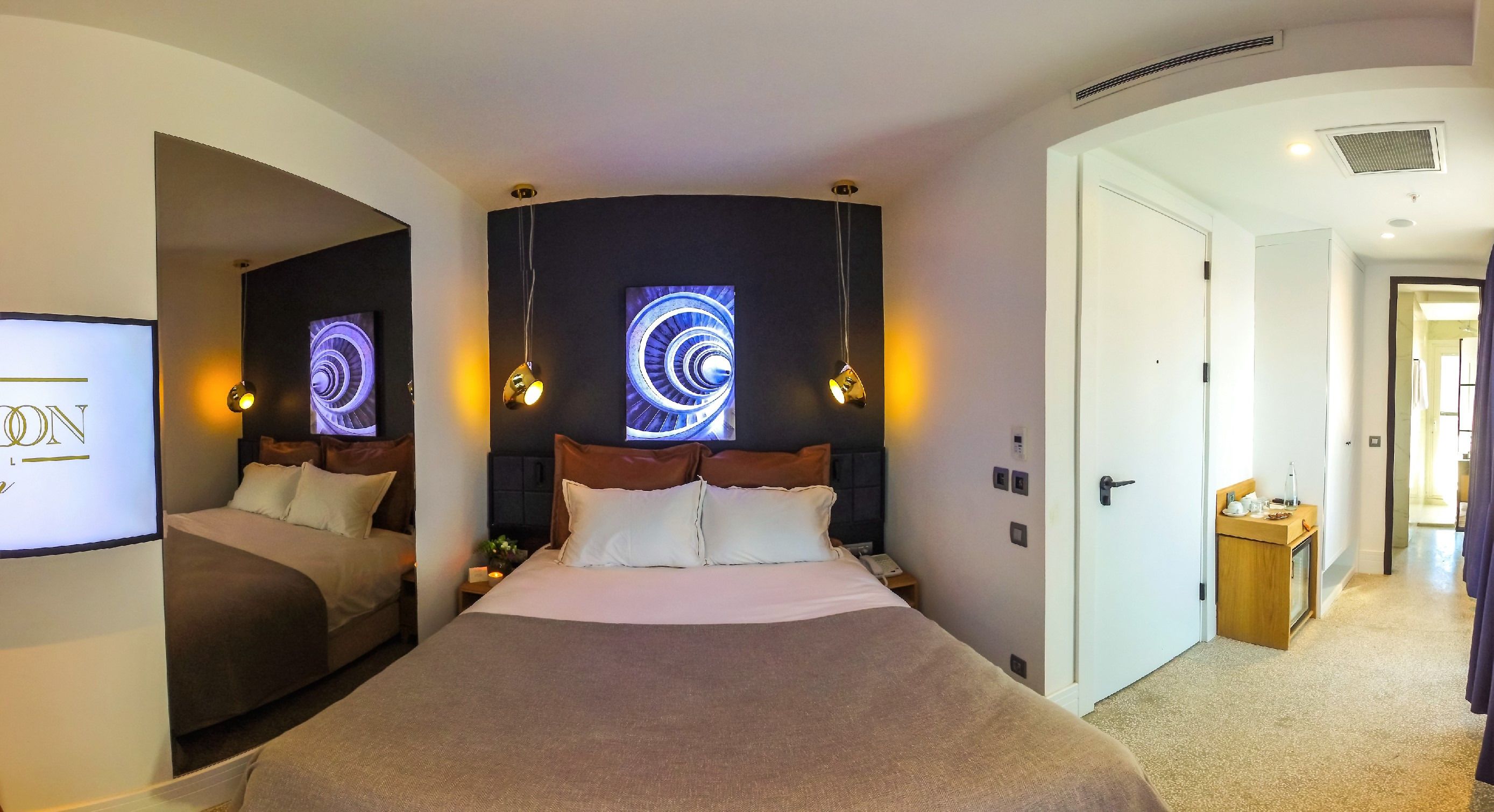 Foto - Maroon Tomtom