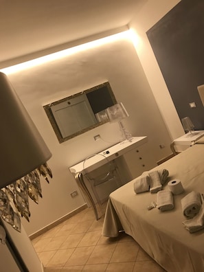 Kahden hengen classic-huone (yksi tai kaksi sänkyä) | Minibaari, tallelokero huoneessa, työpöytä, ilmainen Wi-Fi