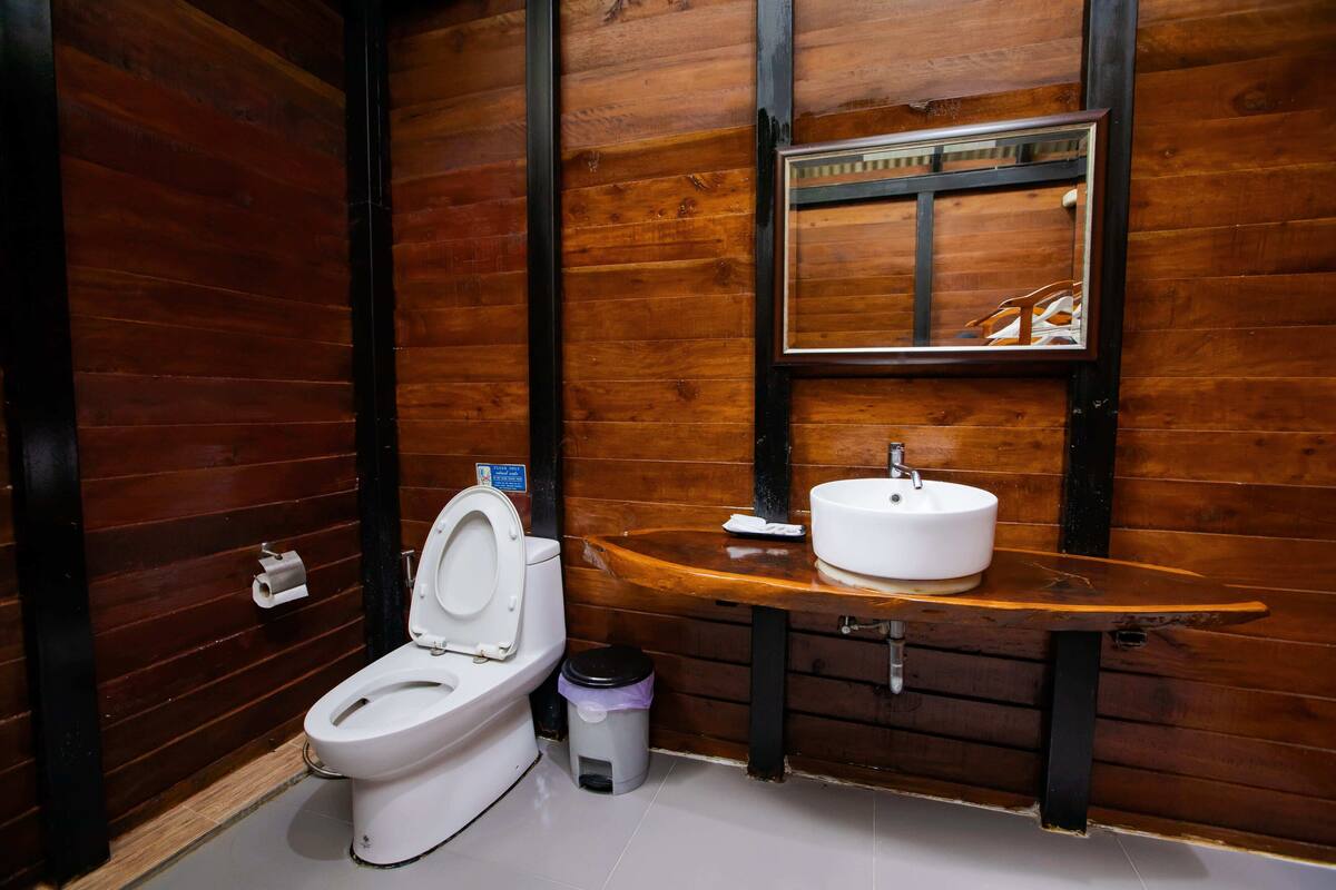 grand sea view family | bathroom | shower, rainfall showerhead, free toiletries, hair dryer