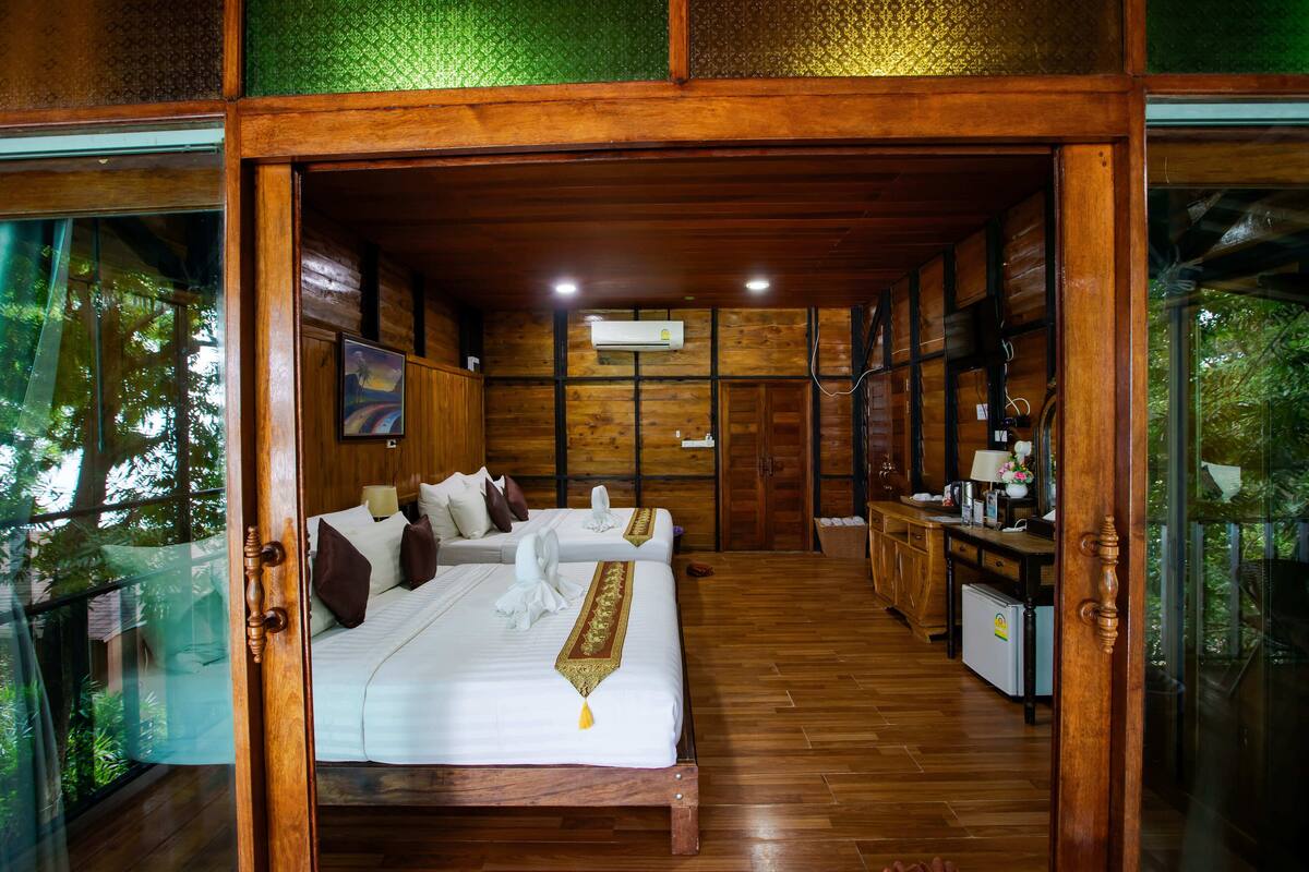 grand sea view family | 1 bedroom, free wifi, bed sheets