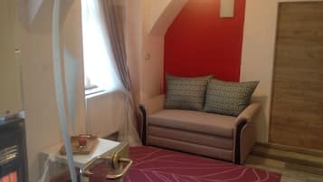Departamento urbano, cocina, en el área del patio | Área de sala de estar