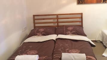 City Apartment, Kitchen, Courtyard Area | Free WiFi, bed sheets