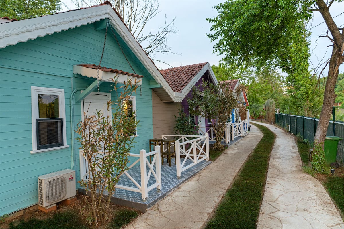 SOMINELI AILE BUNGALOV | 1 dormitorio, sábanas de algodón egipcio, ropa de cama de alta calidad