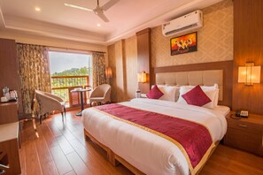 Double or Twin Room | Desk, soundproofing, rollaway beds, free WiFi - Crown Valley Thekkady (Peermade)