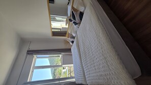 Double or Twin Room, Balcony, Sea View | Free WiFi, bed sheets - Villa Konalic (Dubrovnik)