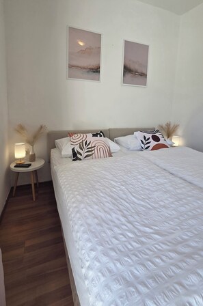 Double or Twin Room, Balcony, Sea View | Free WiFi, bed sheets - Villa Konalic (Dubrovnik)