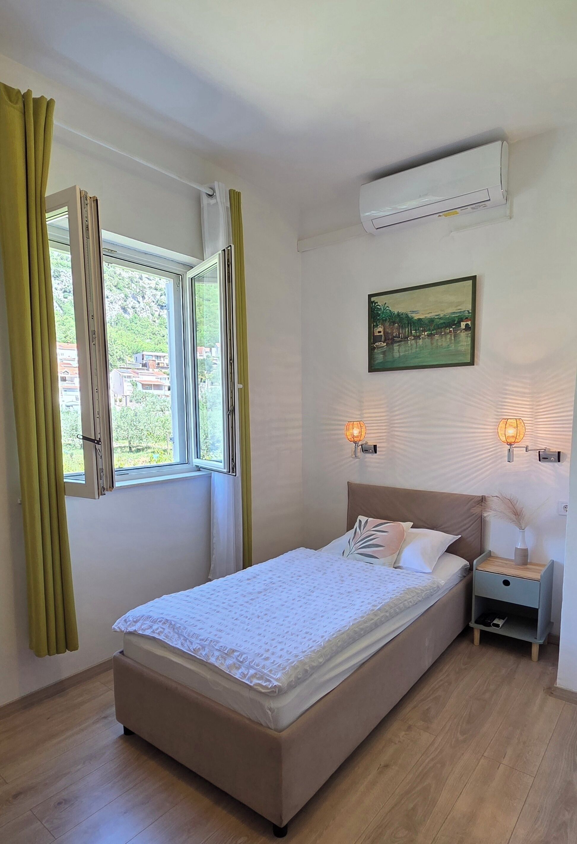 Standard Single Room, Private Bathroom, Garden View