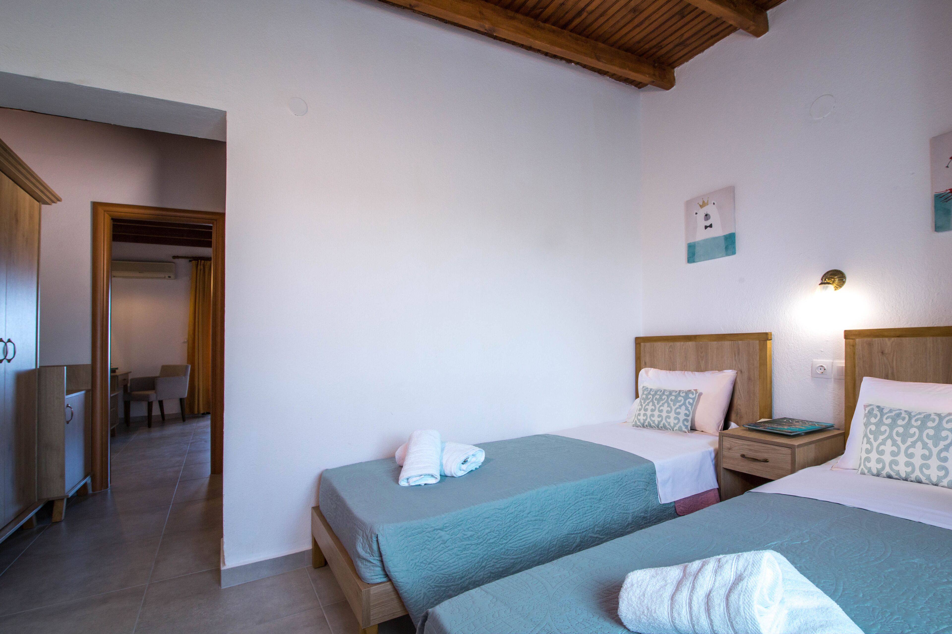 family room | 1 bedroom, desk, iron/ironing board, free wifi