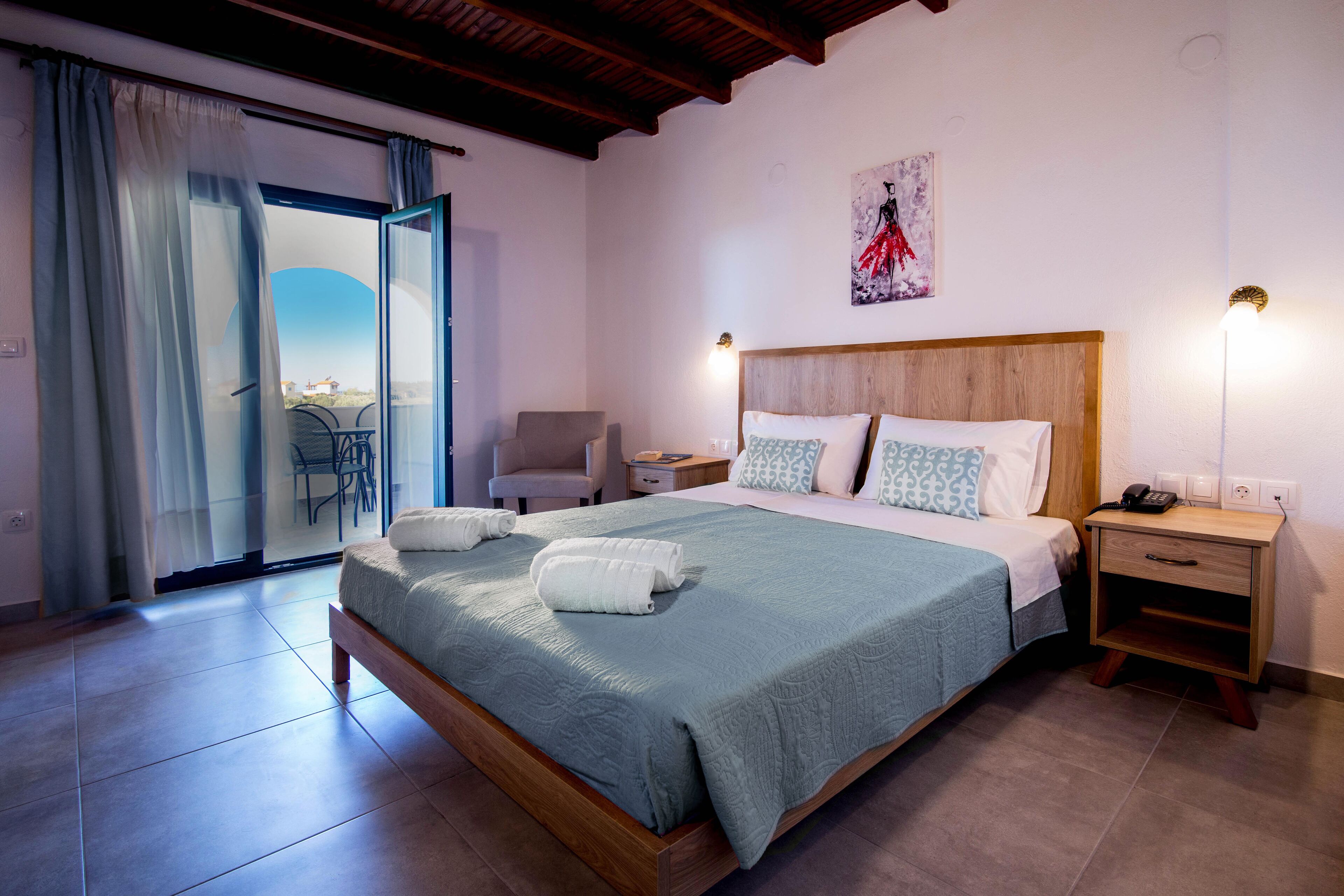 family room | 1 bedroom, desk, iron/ironing board, free wifi