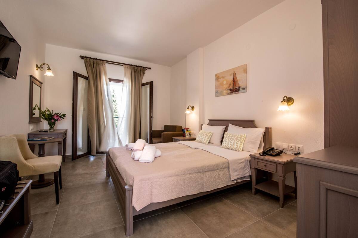 1 bedroom, desk, iron/ironing board, free wifi