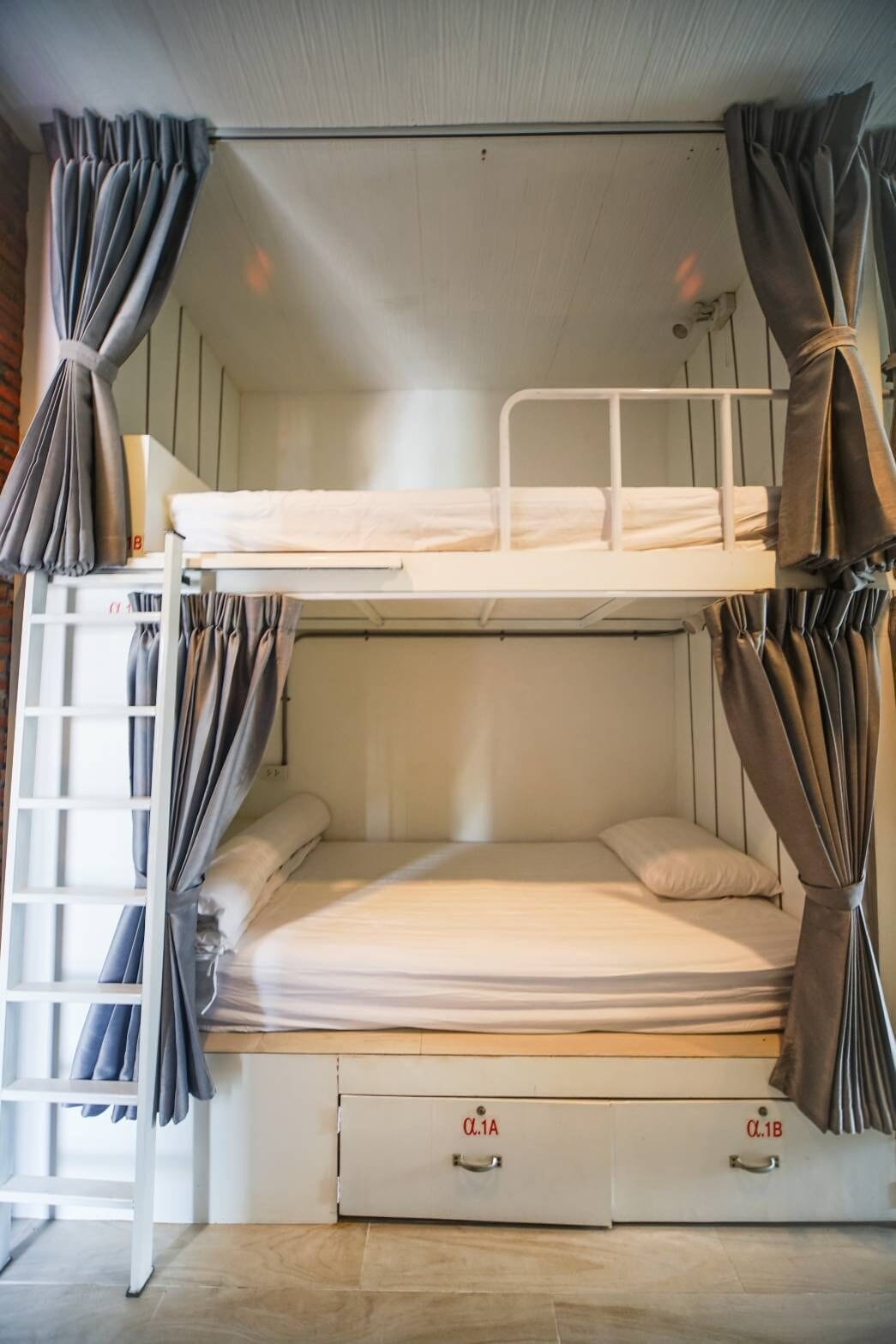 ห้องเบสิกพักรวม, หอพักรวม | ห้องพักตกแต่งอย่างมีเอกลักษณ์, ตกแต่งพิเศษโดยเฉพาะ, เตารีด/โต๊ะรีดผ้า