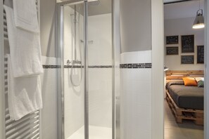 Appartamento, 1 camera da letto (1) | Bagno | Doccia, set di cortesia gratuito, asciugacapelli, bidet