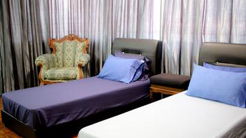 4 bedrooms, desk, iron/ironing board