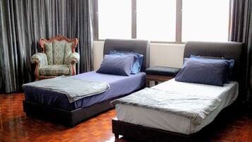 Rumah (Whole) | 4 kamar tidur, meja kerja, dan setrika/meja setrika