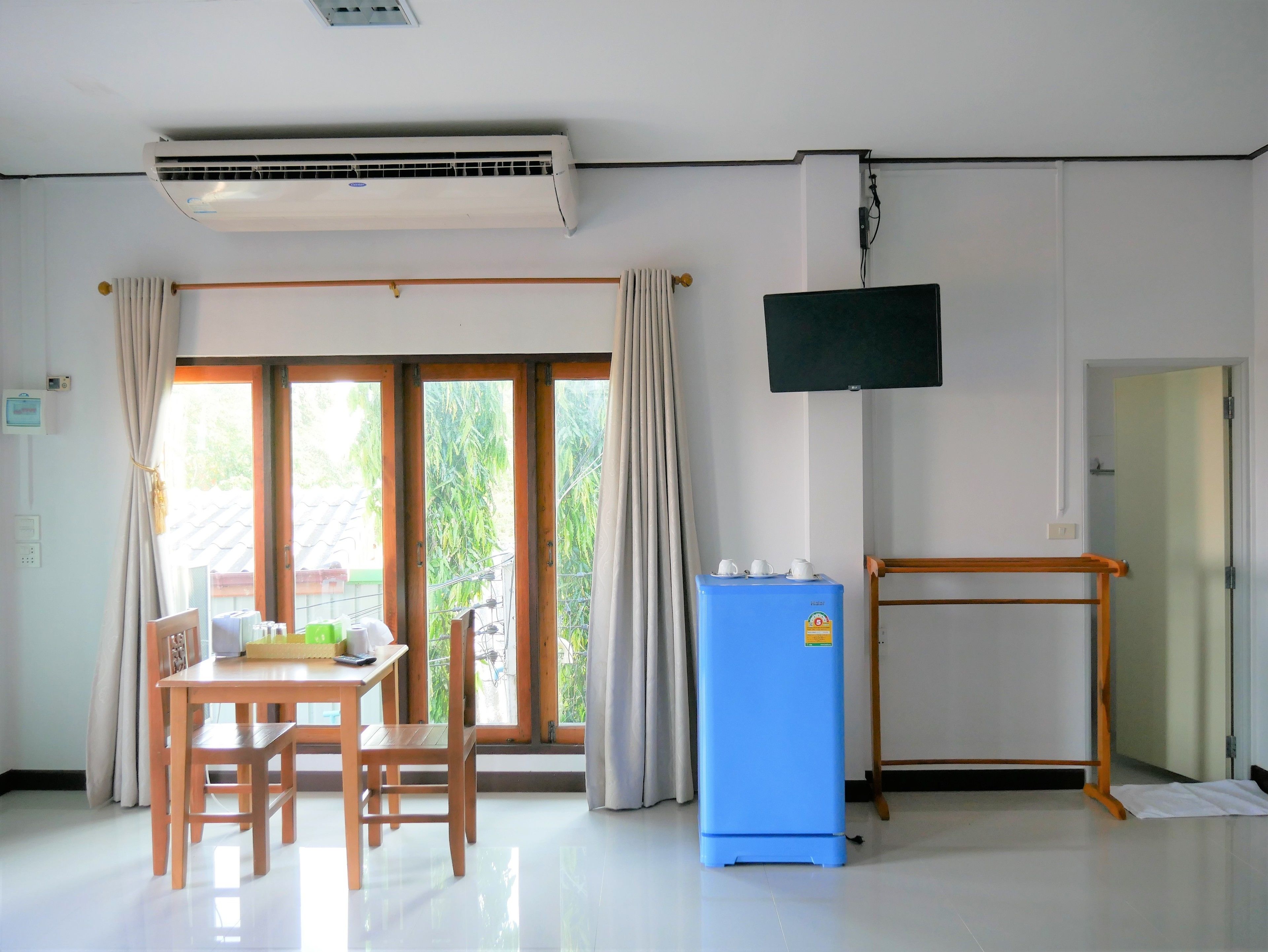 Family Room | Room amenity