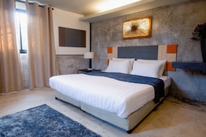 Chambre Deluxe Double ou avec lits jumeaux, 4 chambres | 4 chambres, décoration personnalisée, ameublement personnalisé