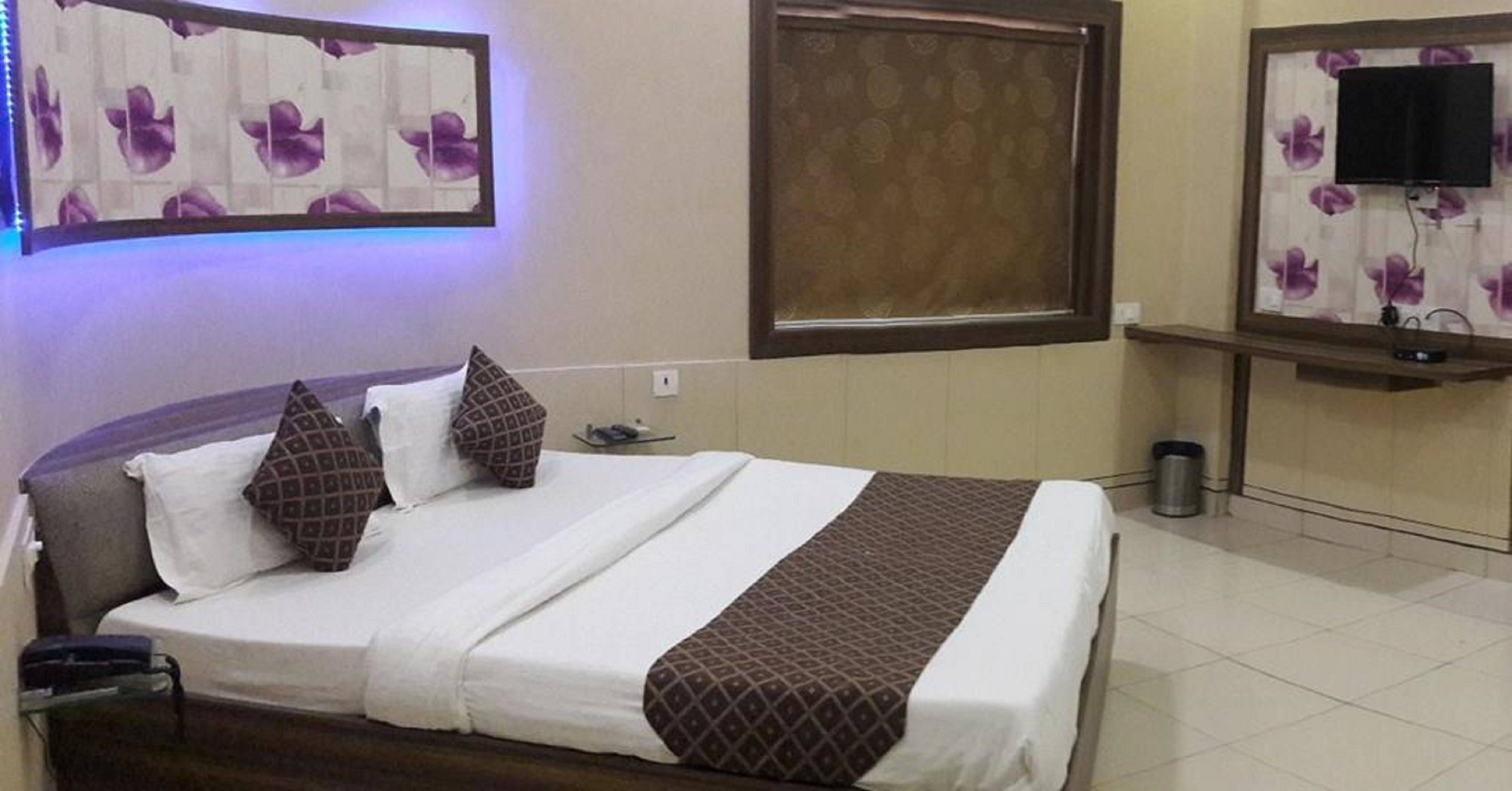 Business Suite, City View | 1 bedroom, in-room safe, soundproofing, free wired internet