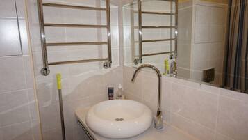 Apartment | Waschbecken im Bad