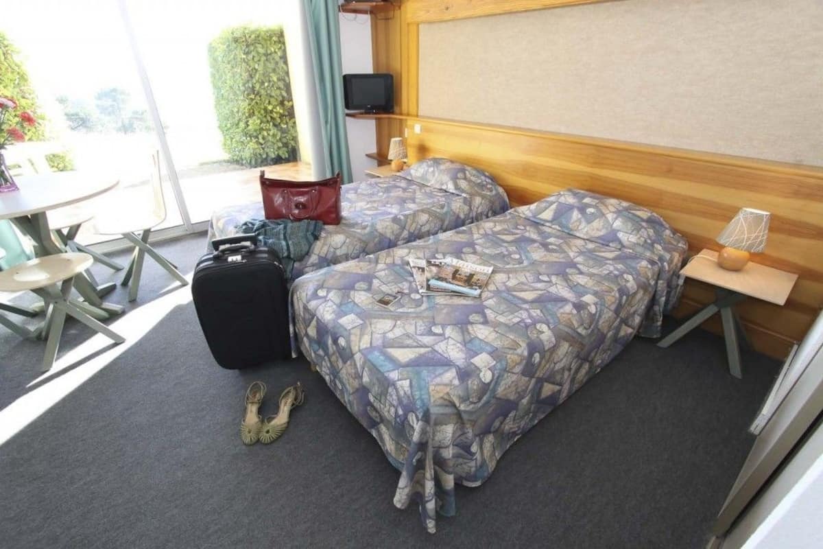 Studio | Premium bedding, free wired Internet, bed sheets
