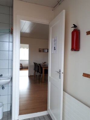 3 habitaciones, escritorio y cortinas blackout