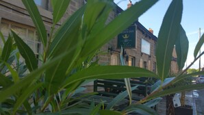 A building with a sign that reads "The Crown Inn." - The Crown Inn (Alfreton)