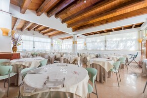 Middag serveras