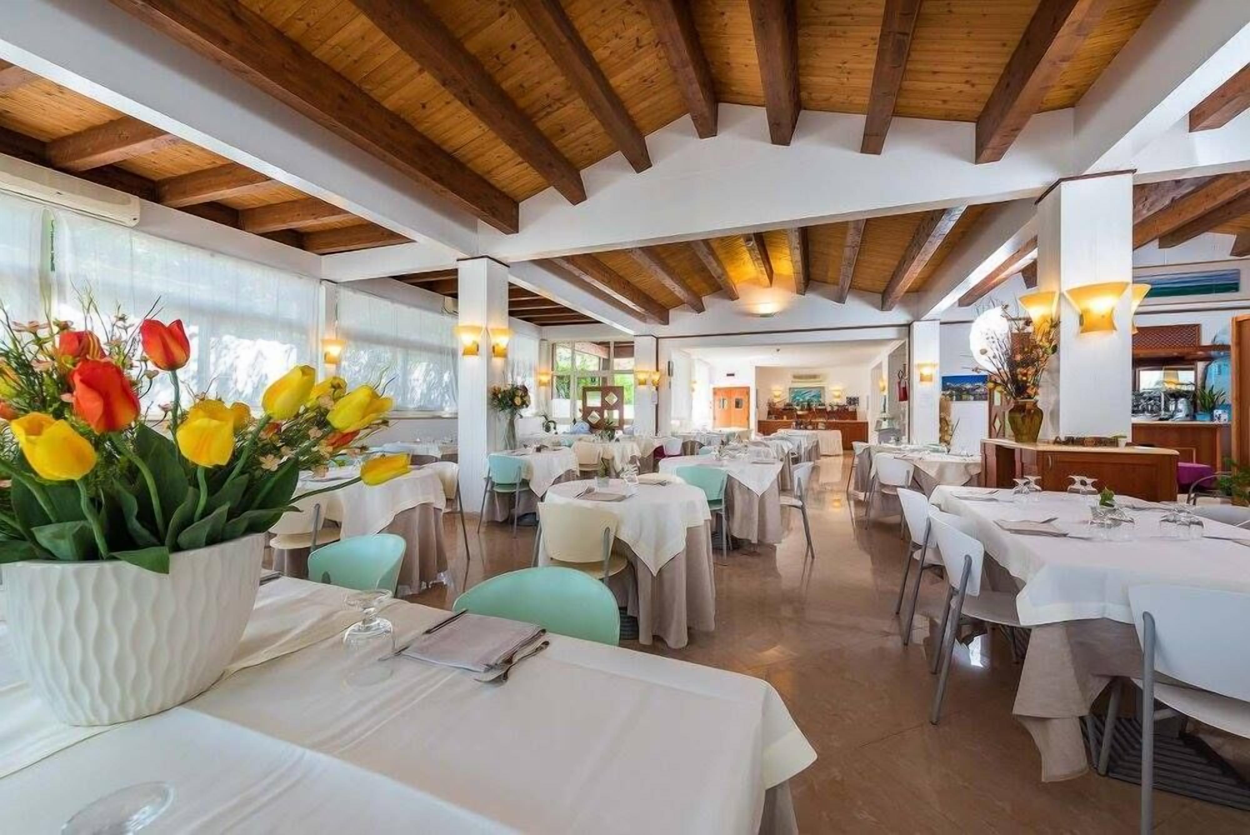 Phục vụ bữa tối, món Ý