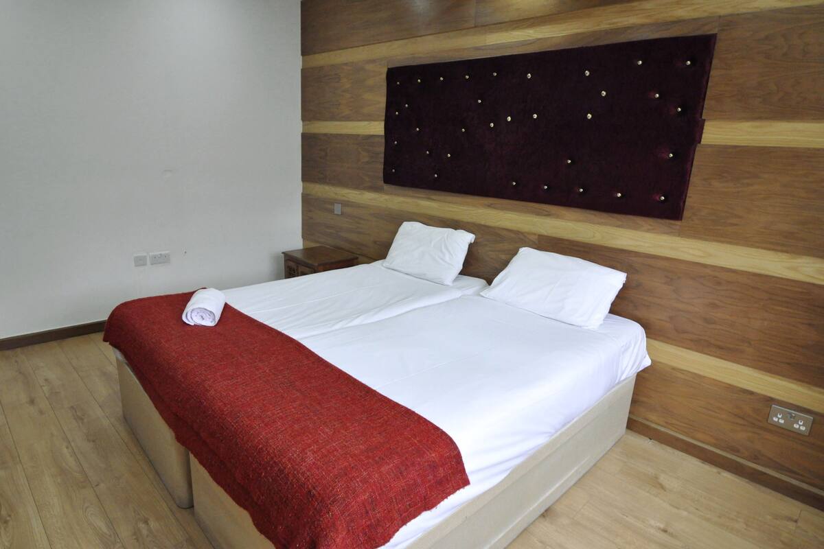 Deluxe-Apartment, 1 Schlafzimmer | Bügeleisen/Bügelbrett, kostenloses WLAN