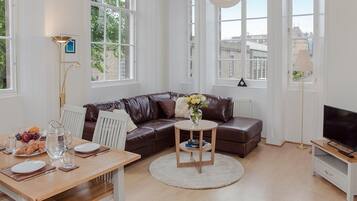 Family House, 3 Bedrooms | Living area | Flat-screen TV, fireplace, DVD player