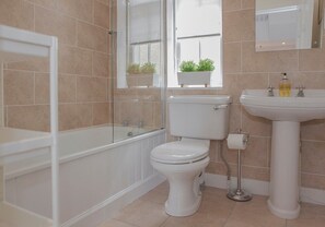 Family House, 3 Bedrooms | Bathroom