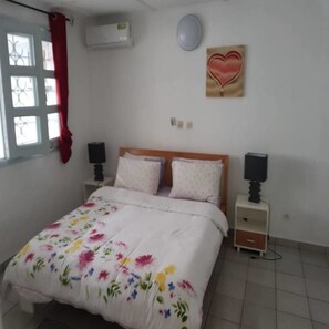 Comfort Townhome, 2 Bedrooms | 2 bedrooms, iron/ironing board, rollaway beds, free WiFi