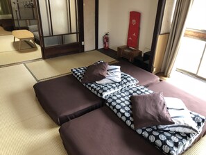 Basic-Haus, Nichtraucher (Entire) | 2 Schlafzimmer, Verdunkelungsvorhänge, kostenloses WLAN