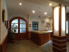 Check-in/check-out kiosk