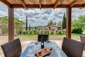 Deluxe Villa, 1 Bedroom, Hot Tub (Villa Rosa) | Terrace/patio