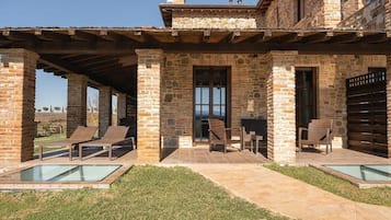 Suite, 2 camere da letto, 2 bagni | Terrazza/patio