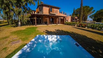 Villa Superior, idromassaggio (Villa Vino) | Terrazza/patio
