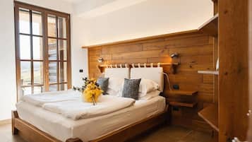 3 bedrooms, premium bedding, down duvets, pillow-top beds